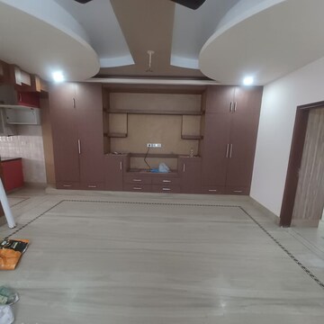 Parking in 3 BHK Builder Floor at Sector 23 – for Rent