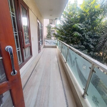Balcony in 3 BHK Builder Floor at Sector 23 – for Rent