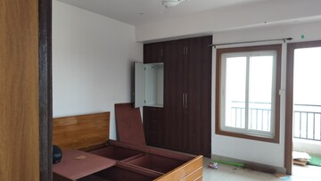 Room in 4 BHK Apartment at Paramount Grande, Sarusajai – for Rent