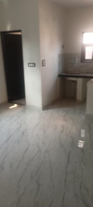 Room in 2 BHK Builder Floor at Mahavir Enclave – for Sale