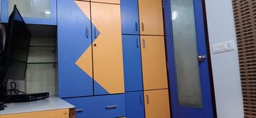 Room in 2.5 BHK Apartment at Bandra West – for Rent