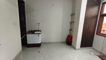 Room in 2 BHK Builder Floor at Mahavir Enclave – for Sale