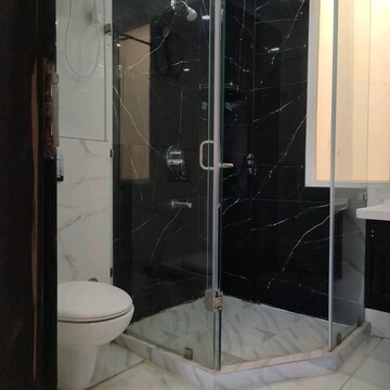 Bathroom in 4 BHK Builder Floor at DLF Pink Town House, Dlf City Phase 3 – for Rent