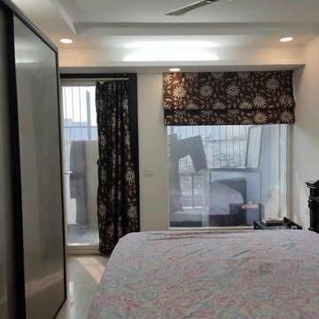 Bedroom in 4 BHK Builder Floor at DLF Pink Town House, Dlf City Phase 3 – for Rent