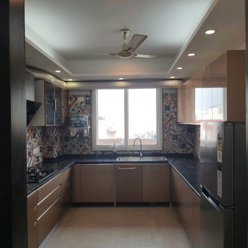 Kitchen in 4 BHK Builder Floor at DLF Pink Town House, Dlf City Phase 3 – for Rent