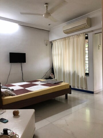 Bedroom in 4 BHK Apartment at Bandra West – for Rent