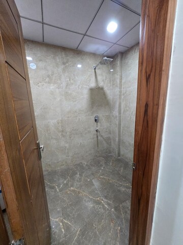Bathroom in 4 BHK Builder Floor at BP Homes, Sector 85 – for Sale