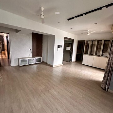 Room in 2 BHK Apartment at Ashar Axis, Subhash Nagar – for Rent