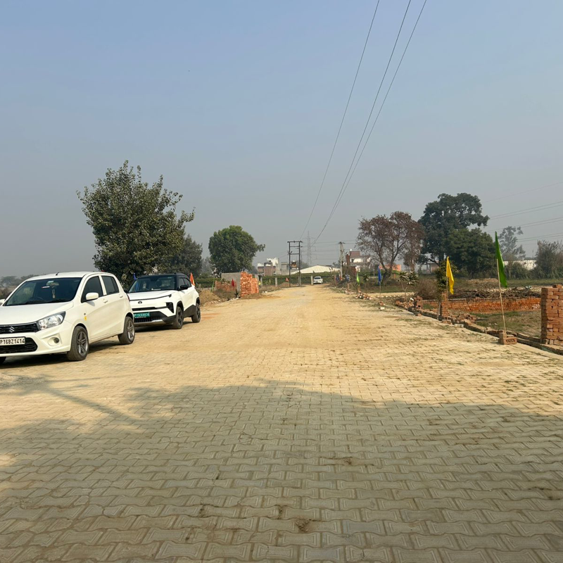 Plot For Sale in Shiv Kunj 