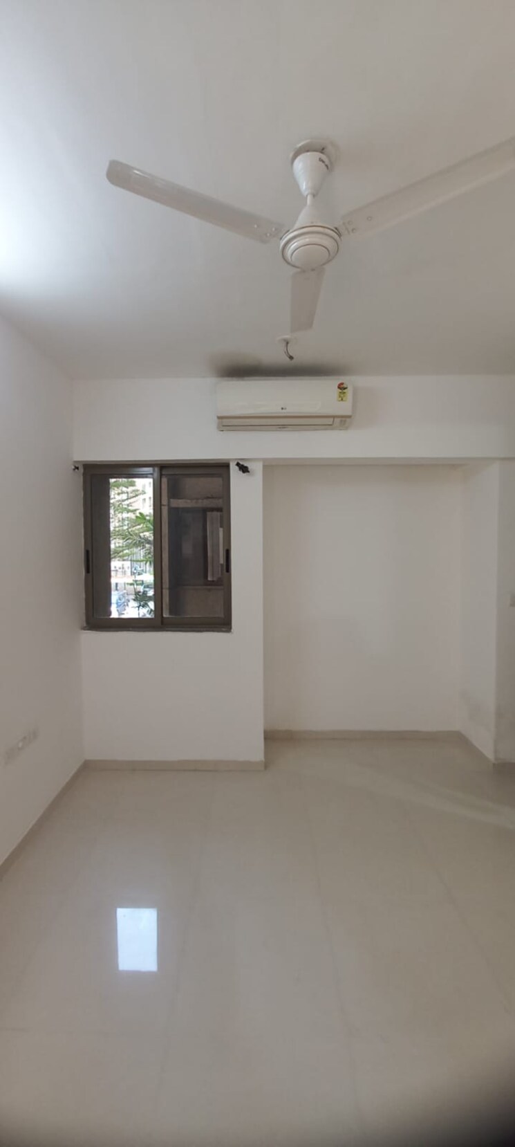 Room, lodha-splendora 1.5 Bedroom 550 Sq.Ft. Apartment In Ghodbunder Road Thane 7901015