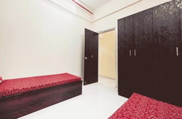 Room in  Pg at Goregaon West – for Rent