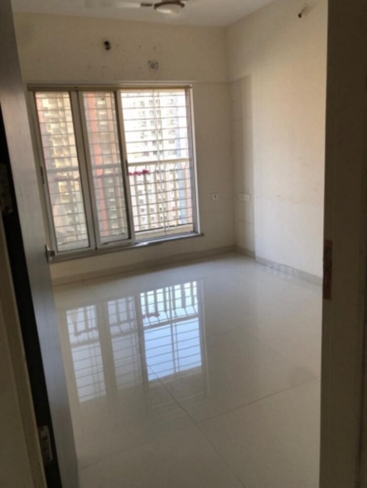 Room, solitaire-3 2 Bedroom 650 Sq.Ft. Apartment In Mira Road Thane 7901065