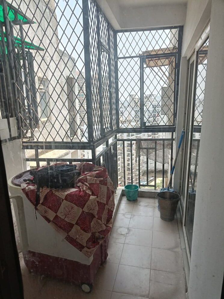Balcony, galaxy-north-avenue-ll 2 Bedroom 1070 Sq.Ft. Apartment In Gaur City 2  Greater Noida 7901178
