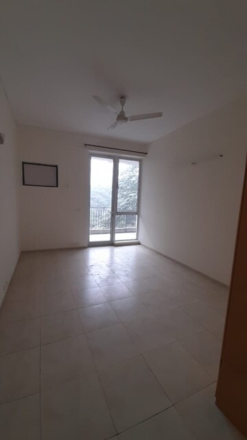 Room in 3 BHK Builder Floor at Vatika City, Sector 49 – for Rent