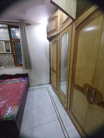 Furnished Amenities in 1 BHK Builder Floor at Paschim Vihar – for Rent