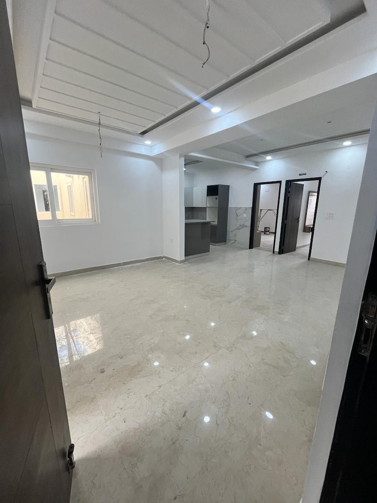 Room, kharar road 2.5 Bedroom 1350 Sq.Ft. Apartment In Kharar Road Mohali 7901310