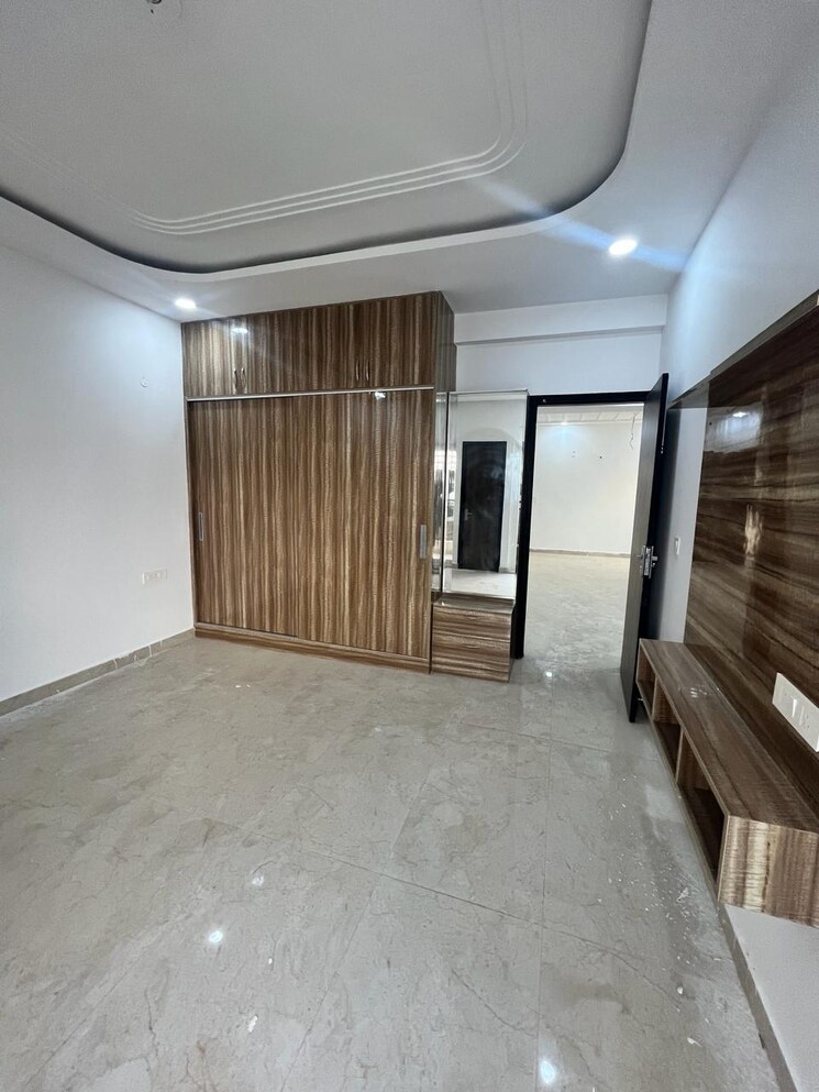 Room, kharar road 2.5 Bedroom 1350 Sq.Ft. Apartment In Kharar Road Mohali 7901310