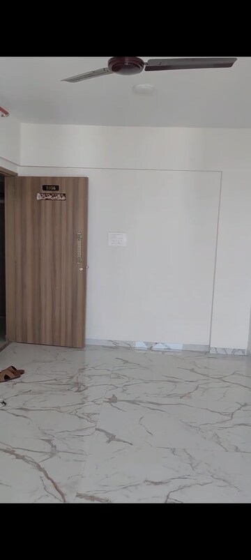 Room in 1 BHK Apartment at Kurla East – for Rent