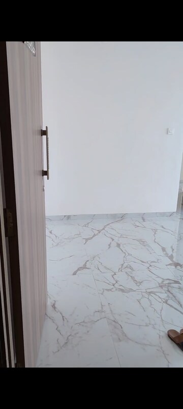 Room in 1 BHK Apartment at Kurla East – for Rent