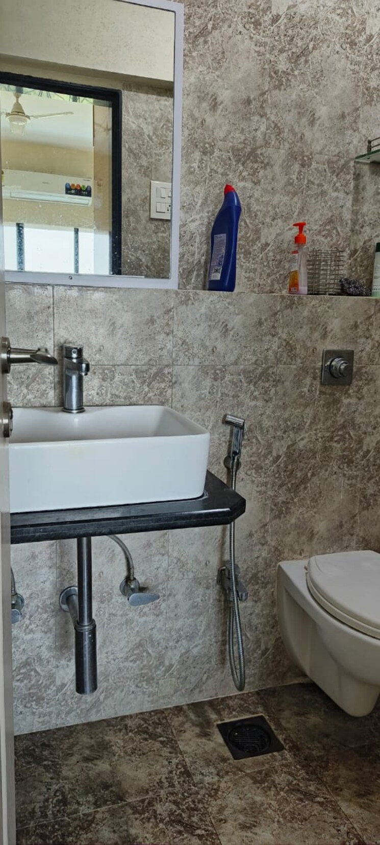 Bathroom, mayfair-hillcrest 2 Bedroom 700 Sq.Ft. Apartment In Powai Mumbai 7901345