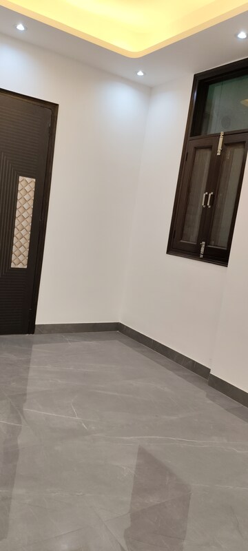 Room in 3 BHK Builder Floor at Chattarpur – for Sale