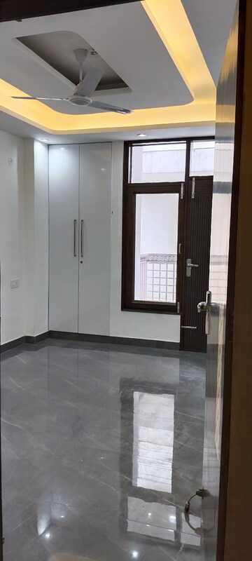 Room in 3 BHK Builder Floor at Chattarpur – for Sale