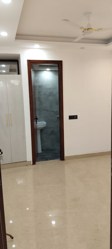 Room in 2 BHK Builder Floor at Chattarpur – for Sale