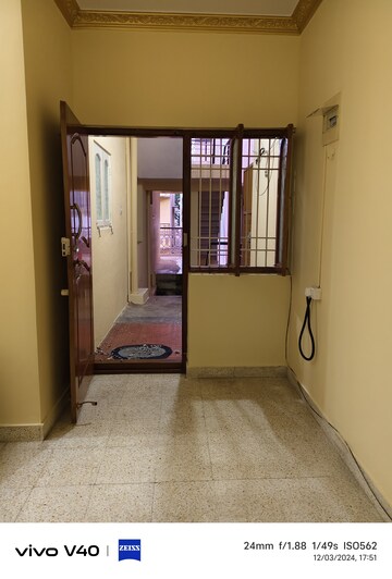 Room in 1 BHK Builder Floor at Halasuru – for Rent