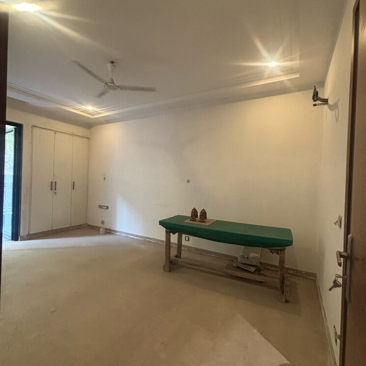 Room, south extension ii 3 Bedroom 2079 Sq.Ft. Builder Floor In South Extension ii Delhi 7901489