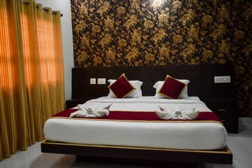 Bedroom in 3 BHK Apartment at Atlas Skywalker CHS, Andheri West – for Rent