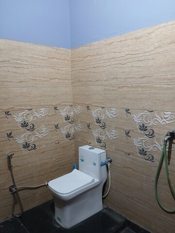 Bathroom in 2.5 BHK Builder Floor at Hisar Cantt – for Rent