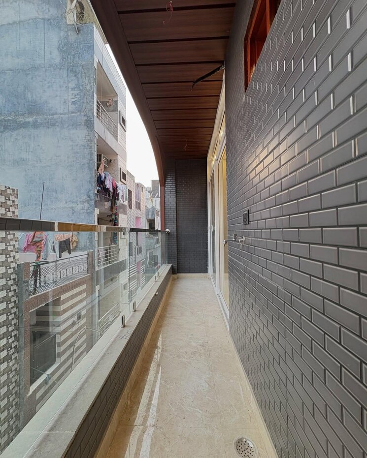 Balcony, shastri nagar 2.5 Bedroom 630 Sq.Ft. Builder Floor In Shastri Nagar Delhi 7901753