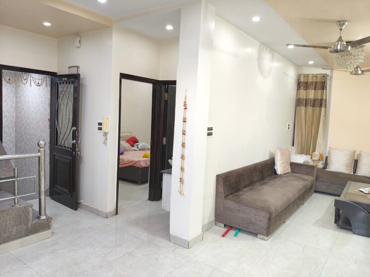 Living Room, rohini sector 11 3 Bedroom 104 Sq.Mt. Builder Floor In Rohini Sector 11 Delhi 7901755