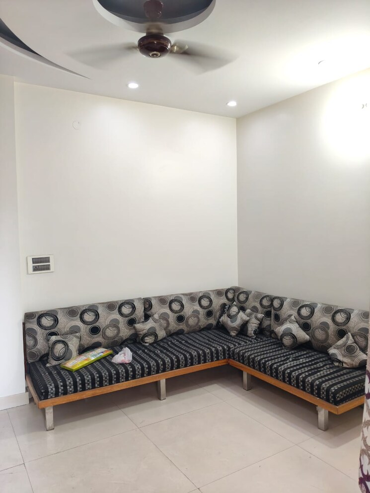 Bedroom, rohini sector 11 3 Bedroom 104 Sq.Mt. Builder Floor In Rohini Sector 11 Delhi 7901755