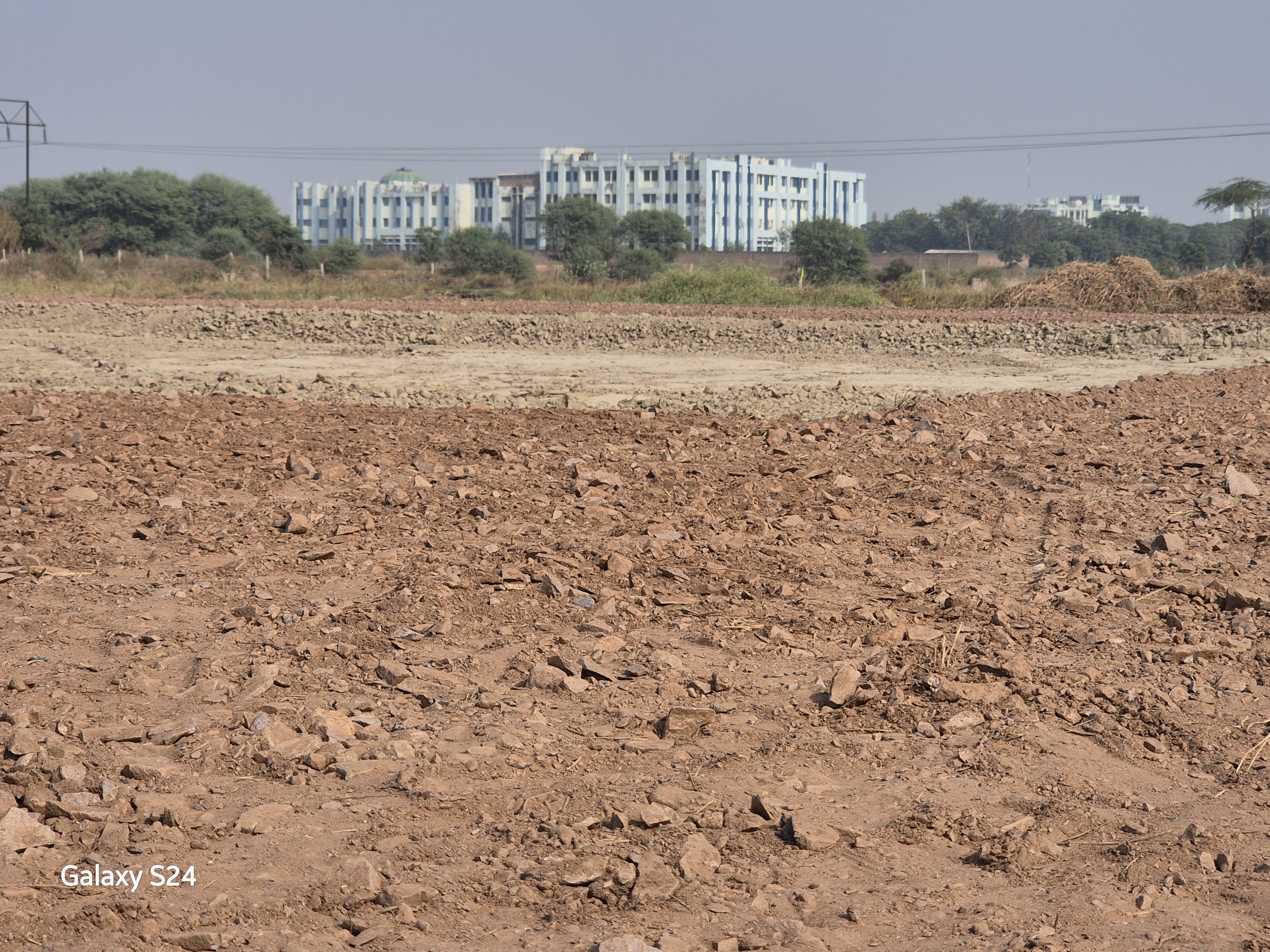 Plot For Sale in Mvn University 