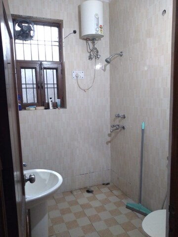 3 BHK Builder Floor For Rent in Sector 23