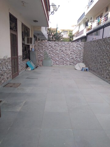 Parking in 3 BHK Builder Floor at Sector 23 – for Rent