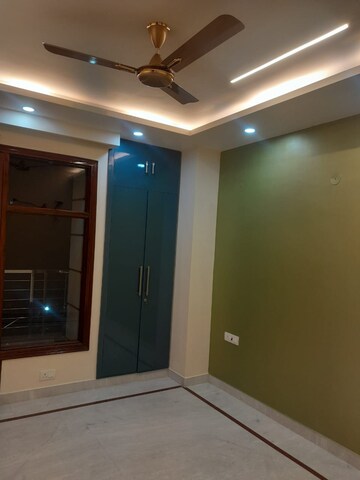Building Lobby in 3 BHK Builder Floor at Sector 23 – for Rent