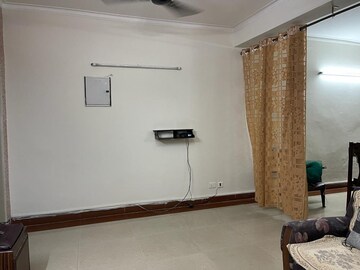 Room in 3 BHK Apartment at Jaipurias Sunrise Greens Zirakpur, Vip Road – for Rent