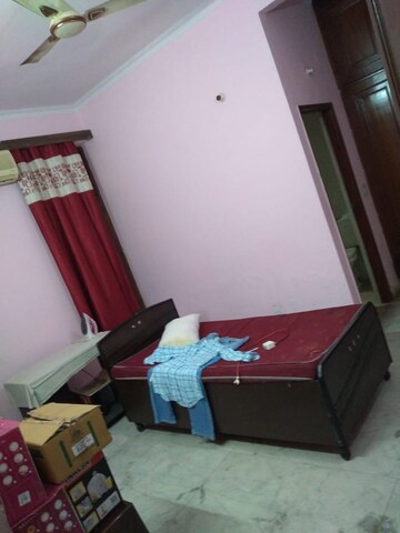 Living Room in 2 BHK Builder Floor at Sector 23 – for Rent