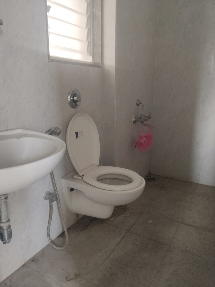 Bathroom, majestique-signature-tower-phase-2 2 Bedroom 627 Sq.Ft. Apartment In Balewadi Pune 7902091