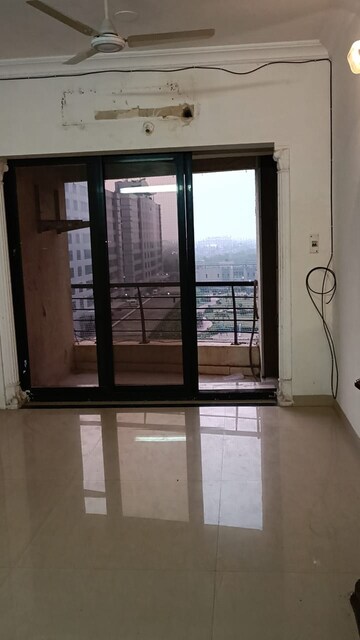 Room in 3 BHK Apartment at K Raheja Interface Heights, Malad West – for Rent