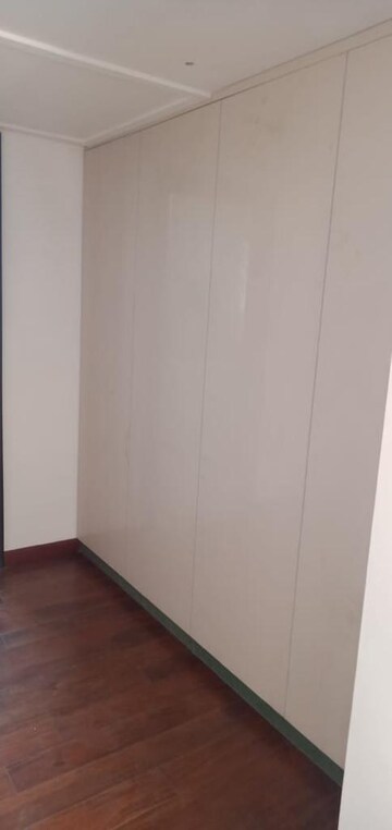 Room in 4 BHK Villa at Emaar Marbella, Sector 66 – for Sale
