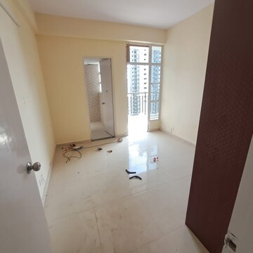 Room in 2 BHK Apartment at Signature Global Solera 2, Dharampur – for Sale