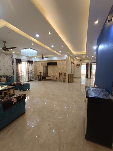 Living Room in 4 BHK Builder Floor at Sector 43 – for Rent