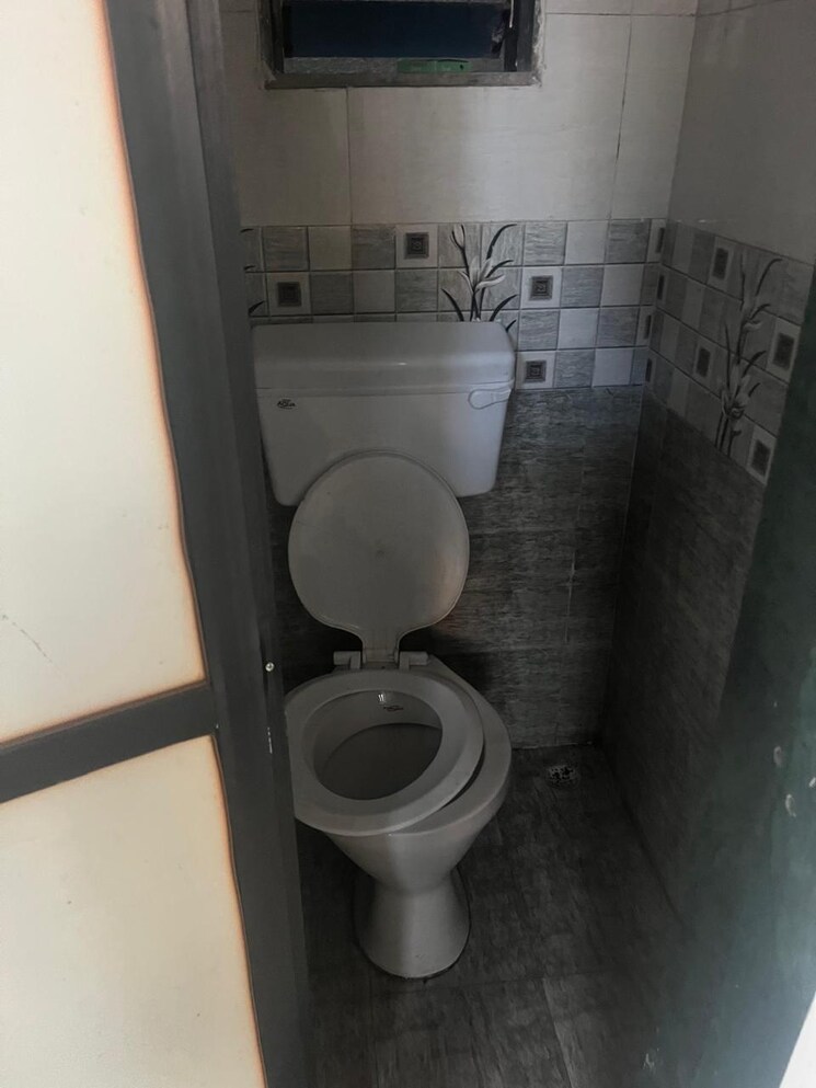 Bathroom, sadguru-chs-rabale 1 Bedroom 350 Sq.Ft. Apartment In Rabale Navi Mumbai 7902193