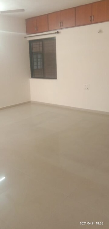 Room in 2 BHK Apartment at Kumar Kruti, Kalyani Nagar – for Rent