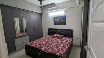 2 BHK Apartment For Rent in River Heights Plaza, Raj Nagar Extension