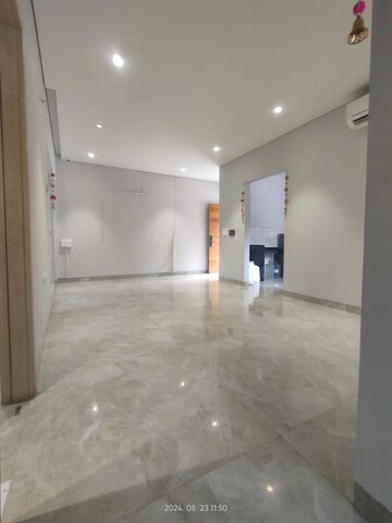 Room in 3 BHK Apartment at Kundan Eternia, Ghorpadi – for Sale
