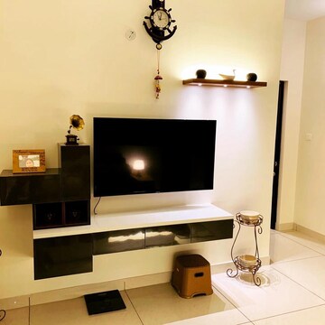 Room in 2 BHK Apartment at Prestige Lakeside Habitat, Varthur – for Sale